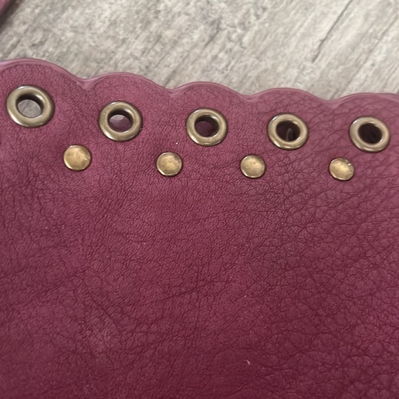 Steve madden handbag in plum red color - Picture 2 of 10